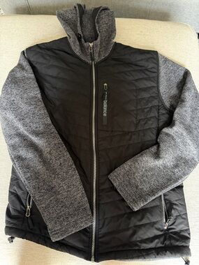 New Balance Men’s Black Quilted Jacket with Gray Knit Sleeves